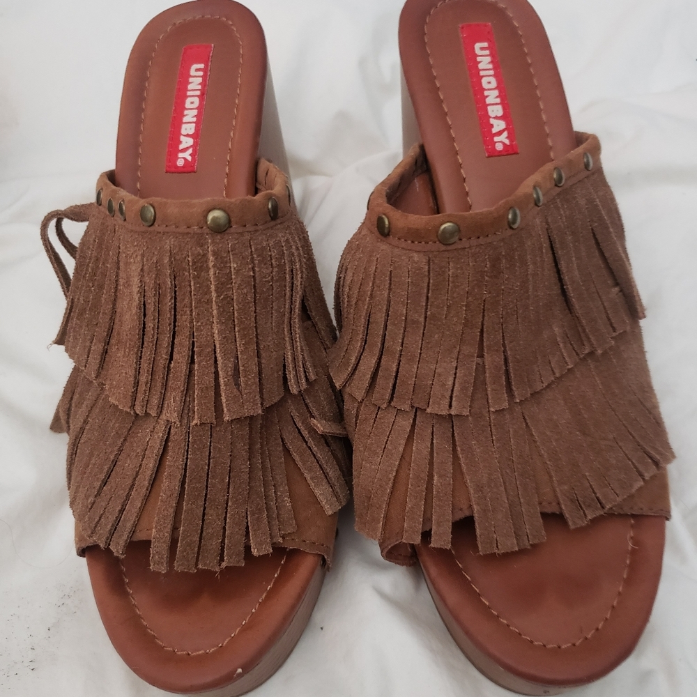 Union bay suede tassled sandals